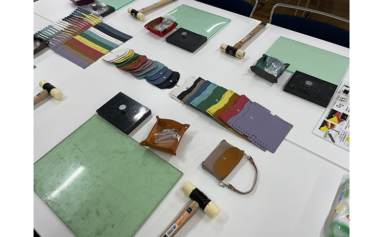 【世界に1つだけの革のミニポーチ作り】大関鞄工房